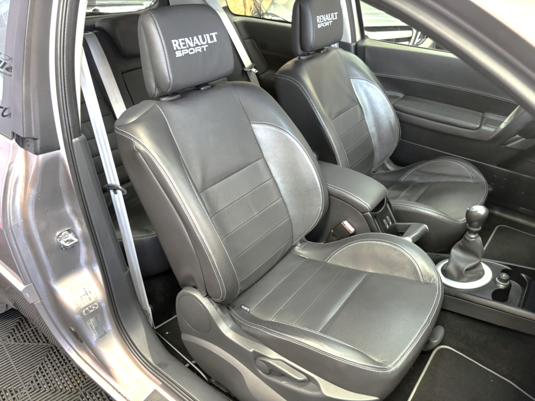 Renault Megane — 13