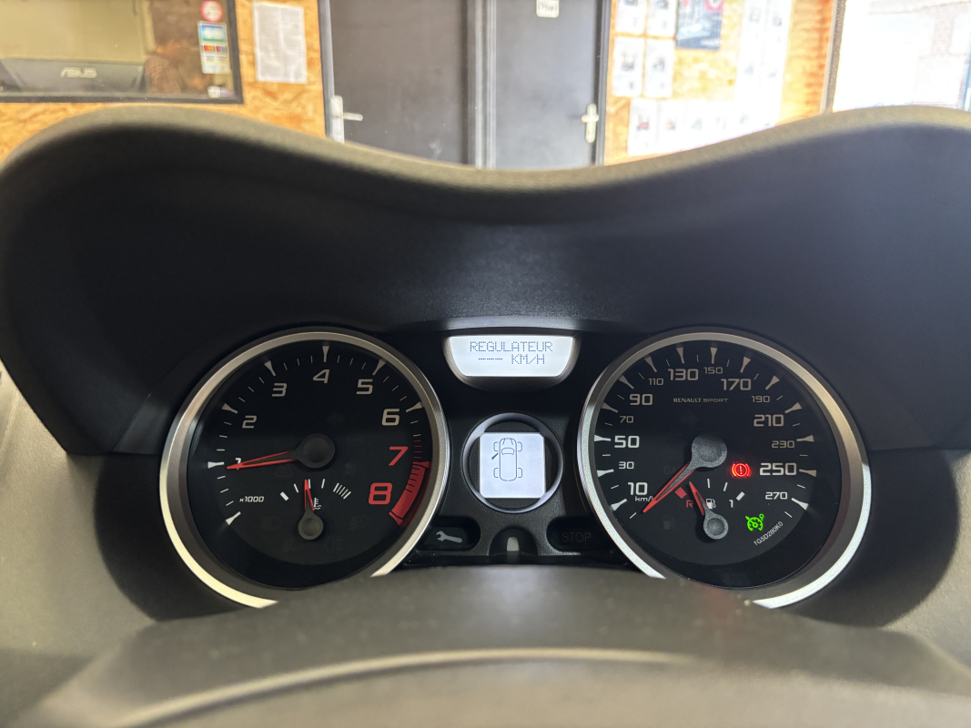 Renault Megane — 21
