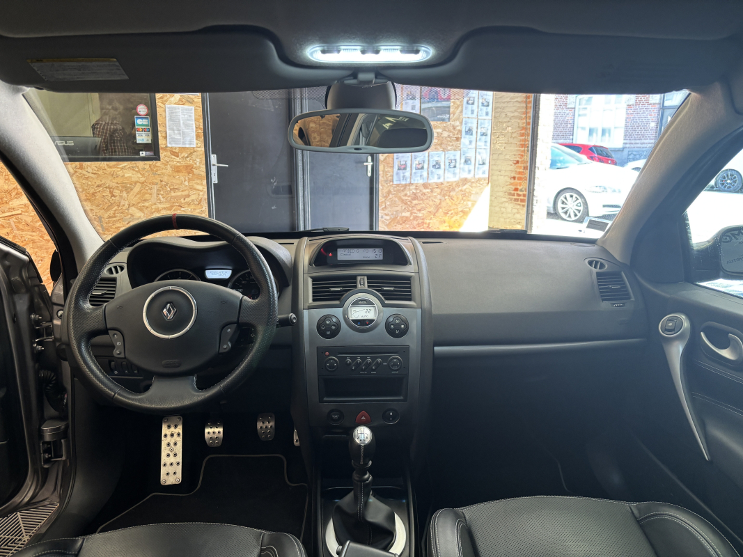 Renault Megane — 19