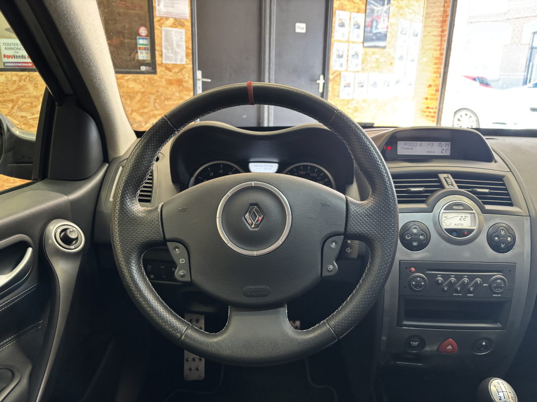 Renault Megane — 20