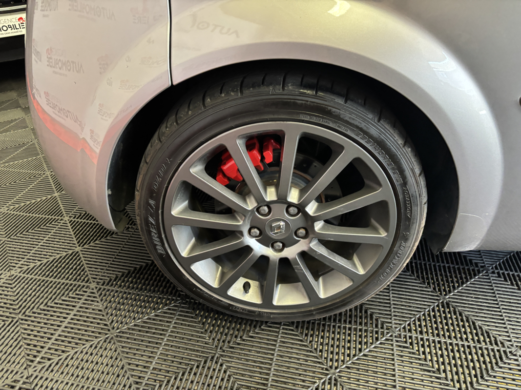 Renault Megane — 25