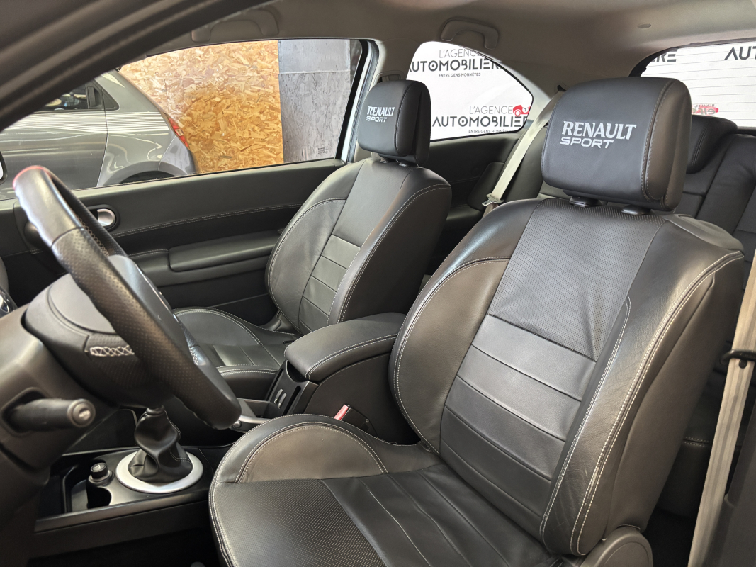 Renault Megane — 15