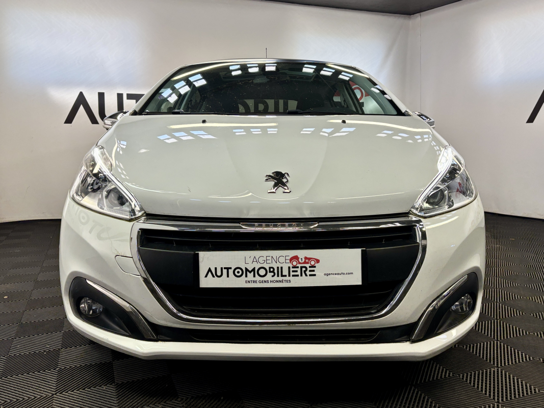 Peugeot 208 — 2