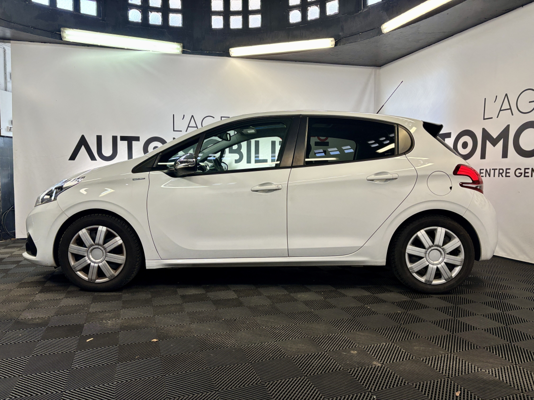 Peugeot 208 — 8