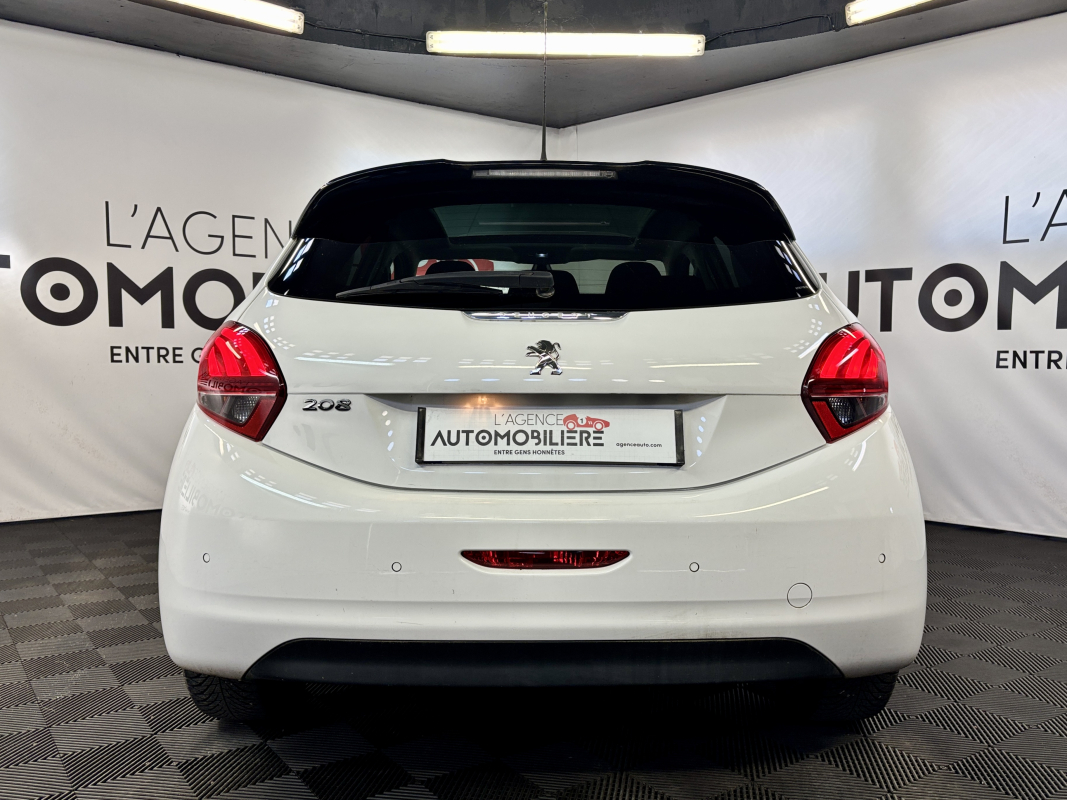 Peugeot 208 — 6