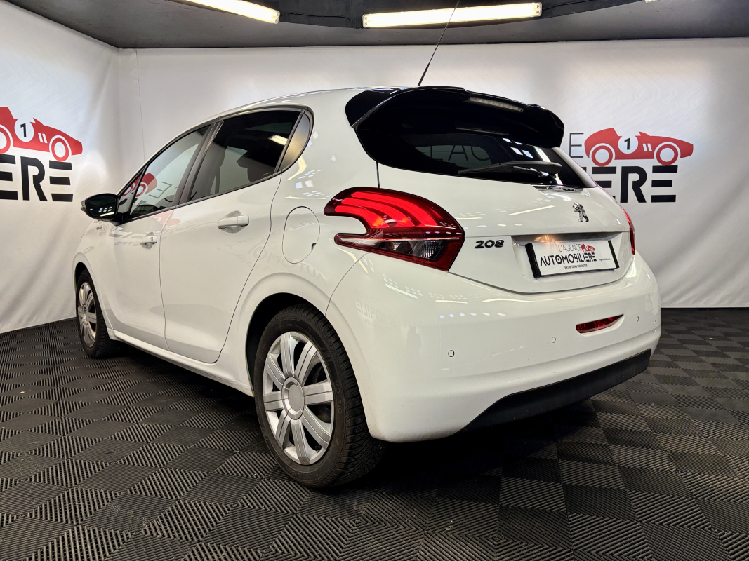 Peugeot 208 — 7