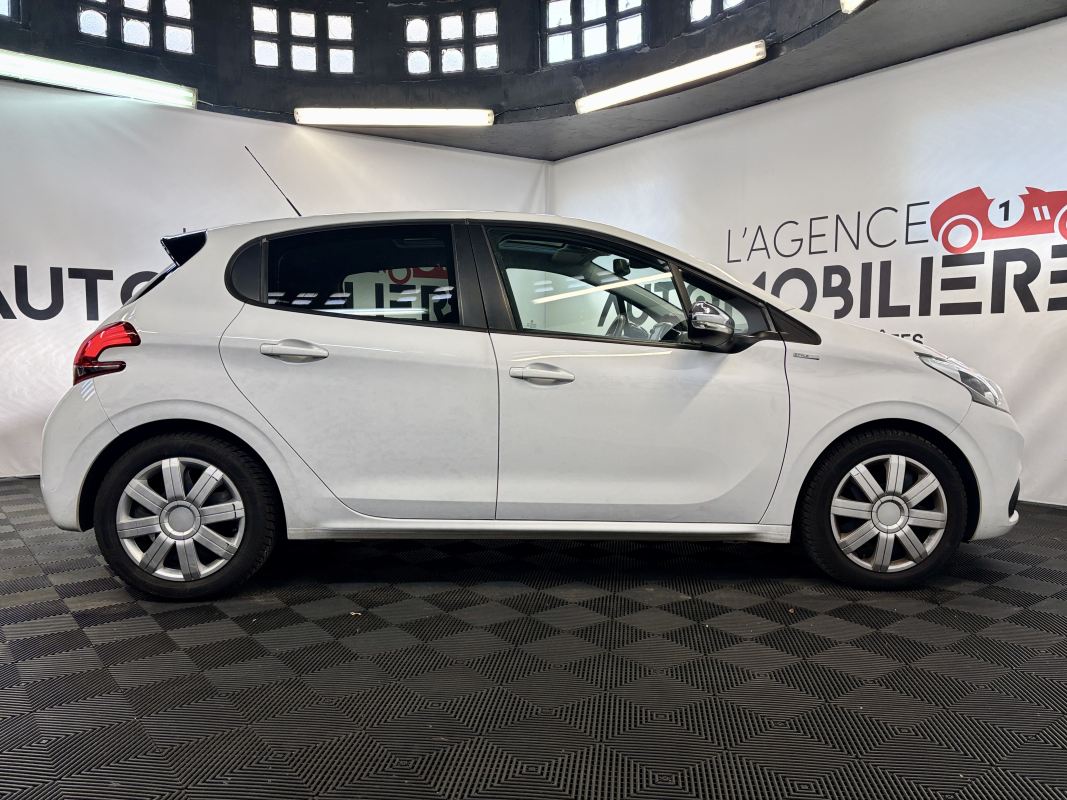Peugeot 208 — 4
