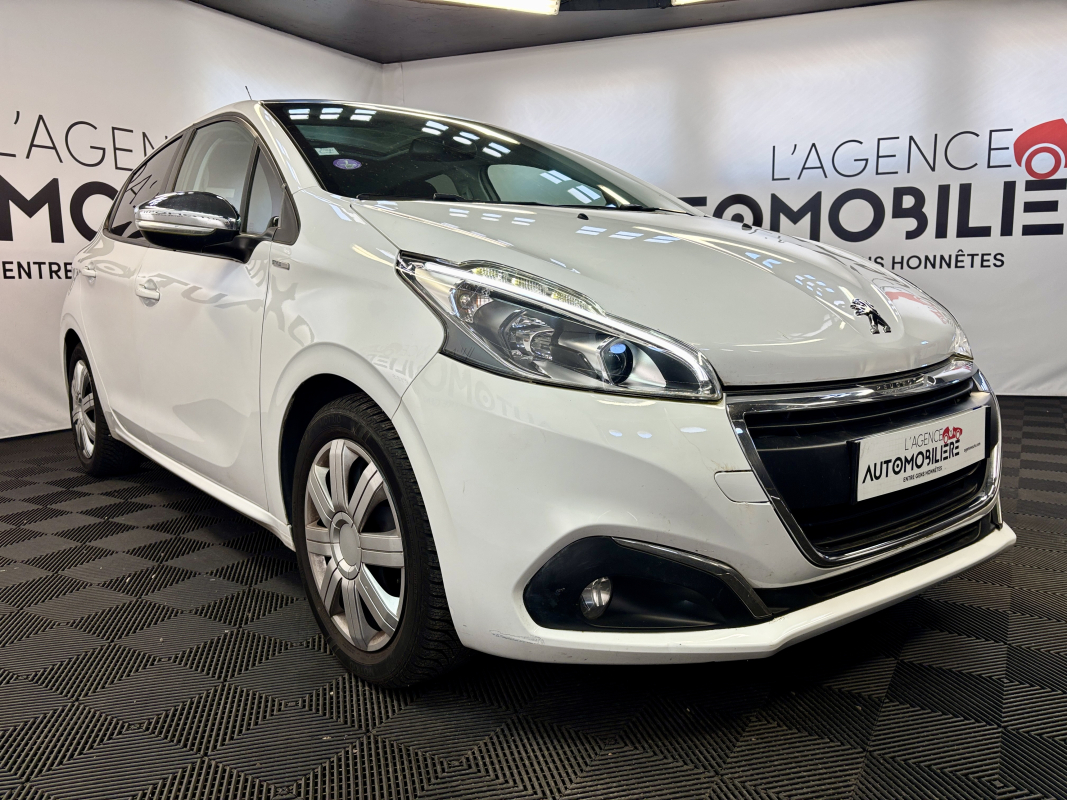 Peugeot 208 — 3
