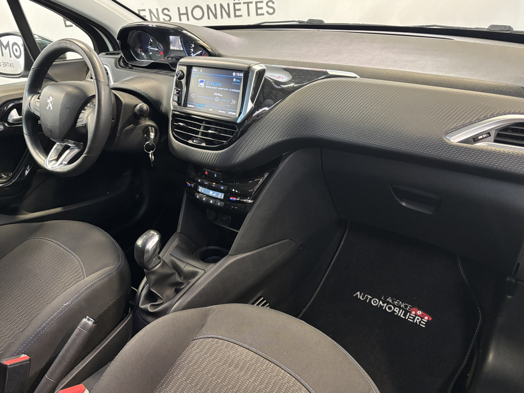 Peugeot 208 — 13