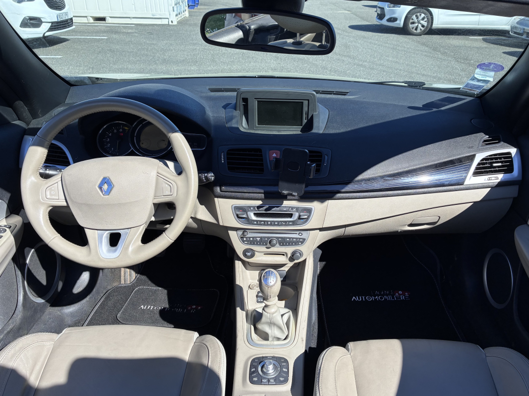 Renault Megane — 12