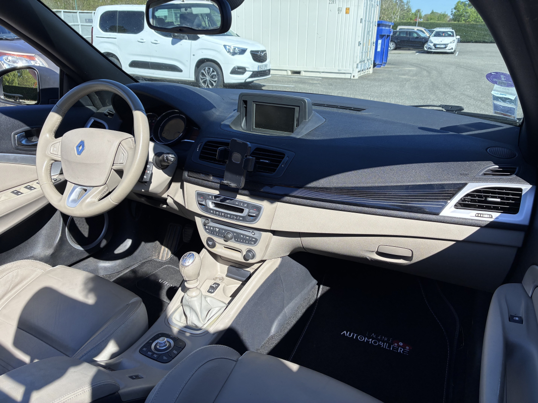 Renault Megane — 13