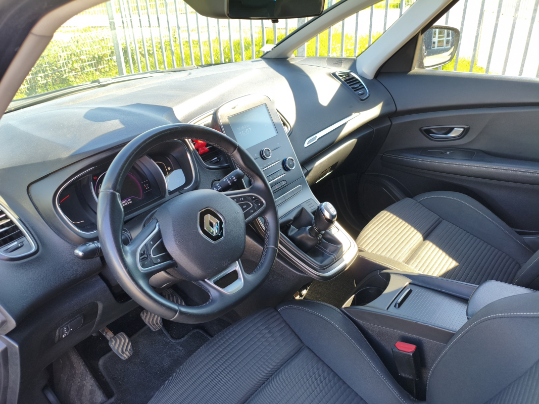 Renault Grand Scenic — 9
