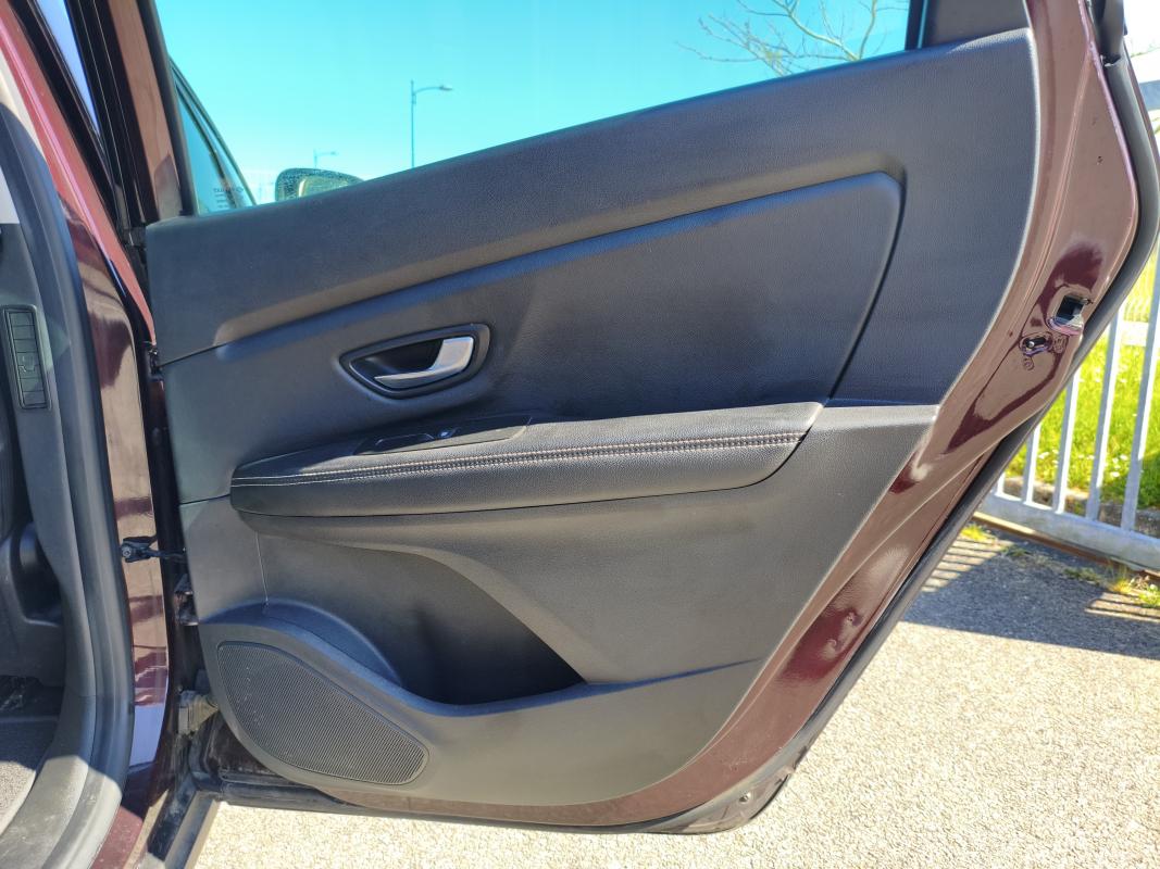 Renault Grand Scenic — 19