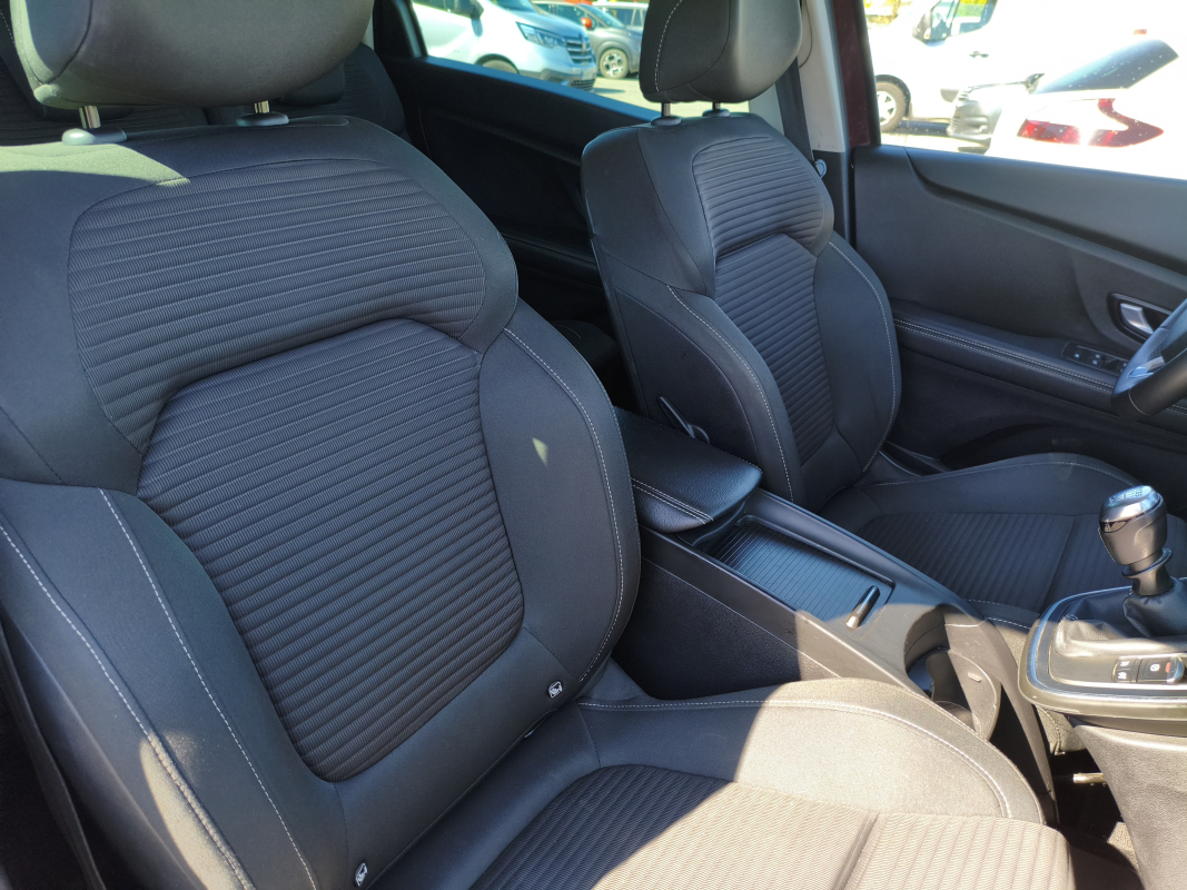 Renault Grand Scenic — 17