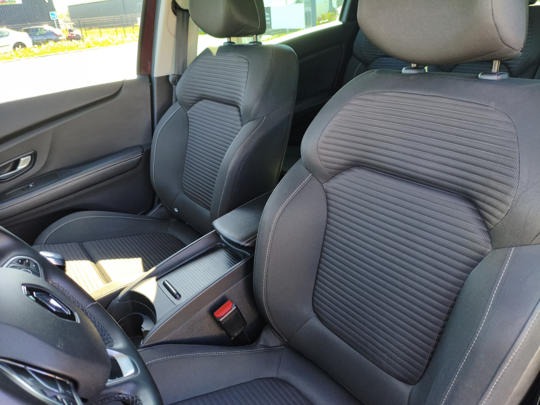 Renault Grand Scenic — 11