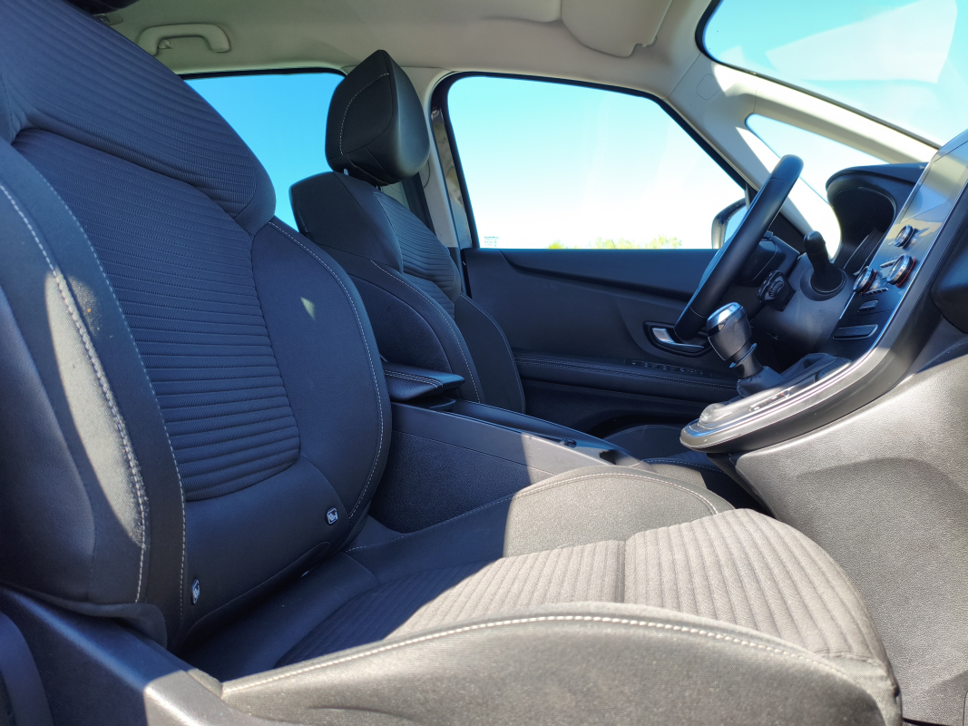 Renault Grand Scenic — 16