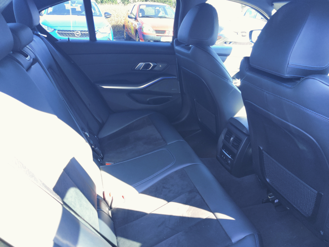 Bmw Bmw Serie 3 — 18