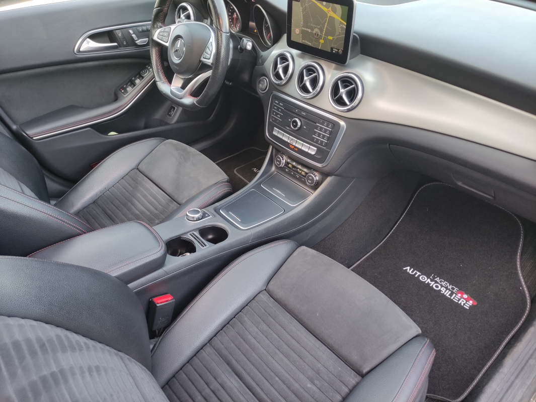 Mercedes CLA — 12