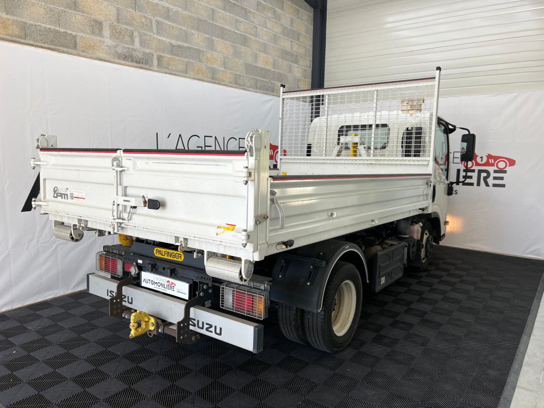 Isuzu N-Séries CCb — 8