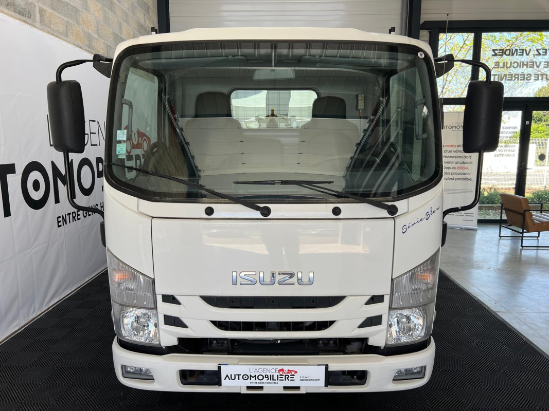 Isuzu N-Séries CCb — 2