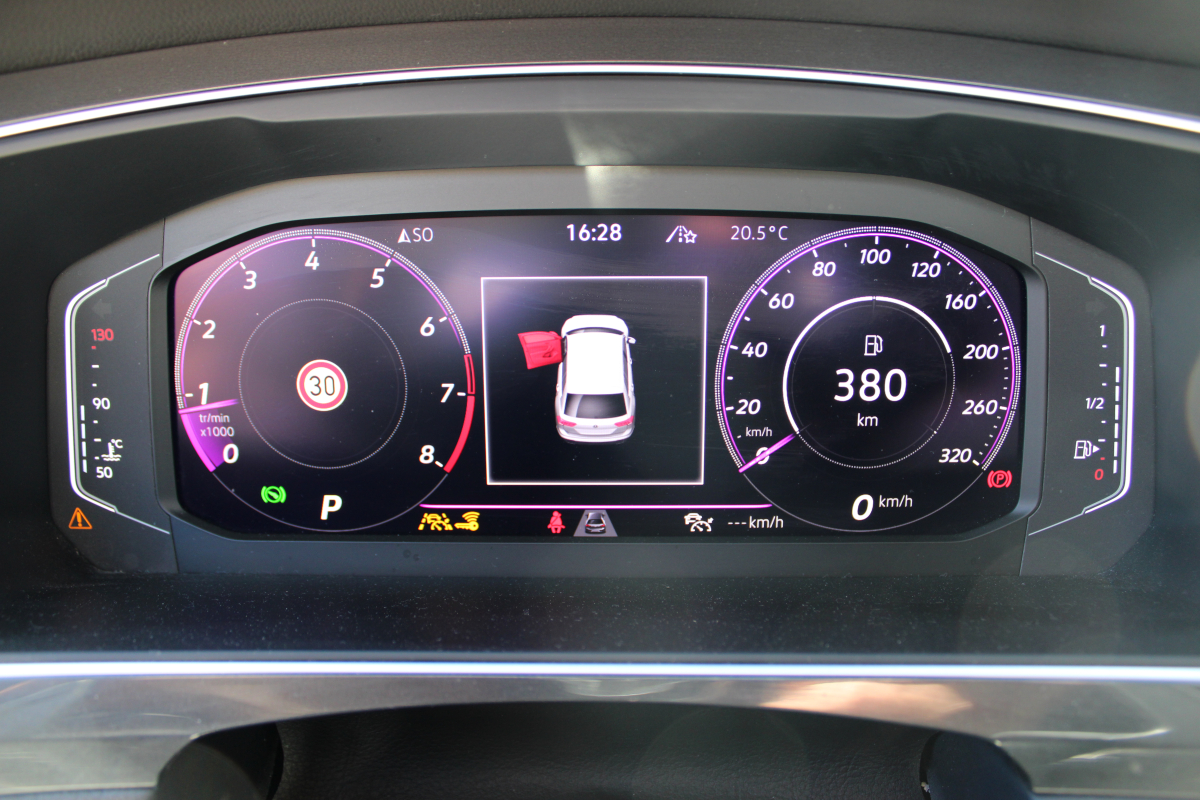 Volkswagen Tiguan — 17