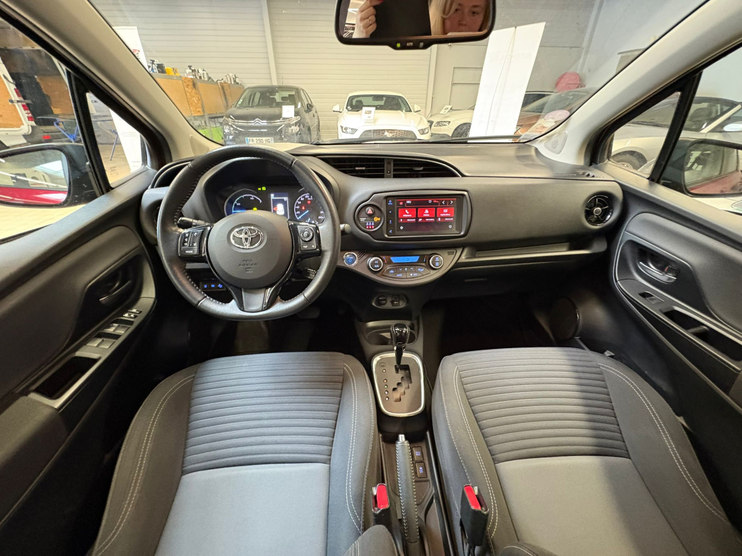 Toyota Yaris — 16