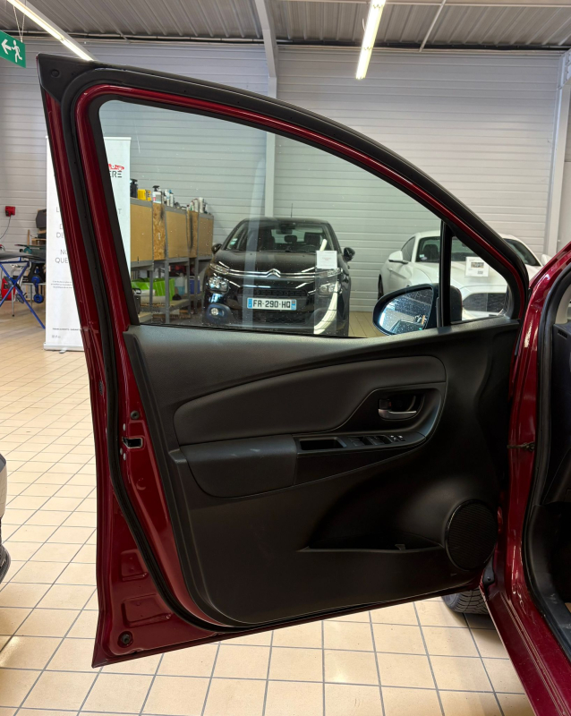 Toyota Yaris — 23