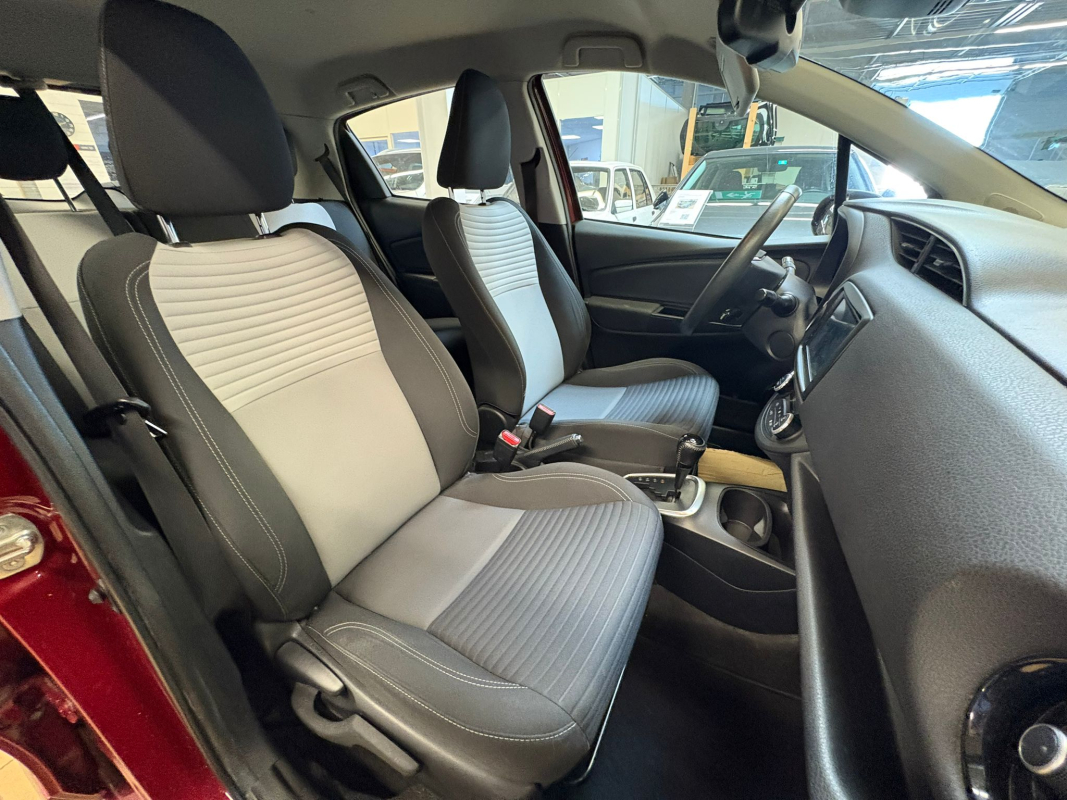 Toyota Yaris — 13