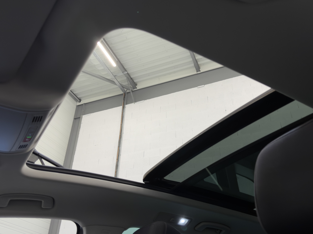 Volkswagen Tiguan — 15