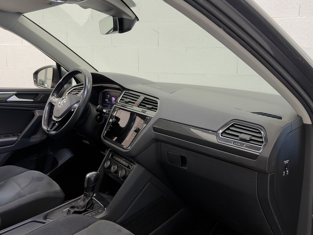 Volkswagen Tiguan — 16