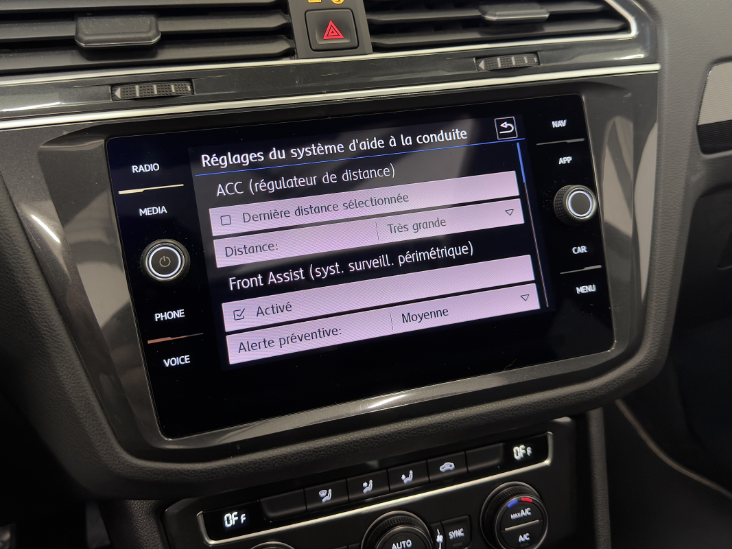 Volkswagen Tiguan — 21
