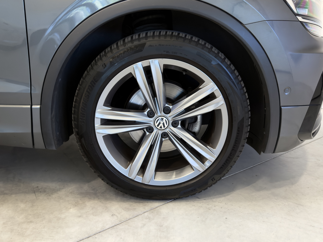 Volkswagen Tiguan — 9