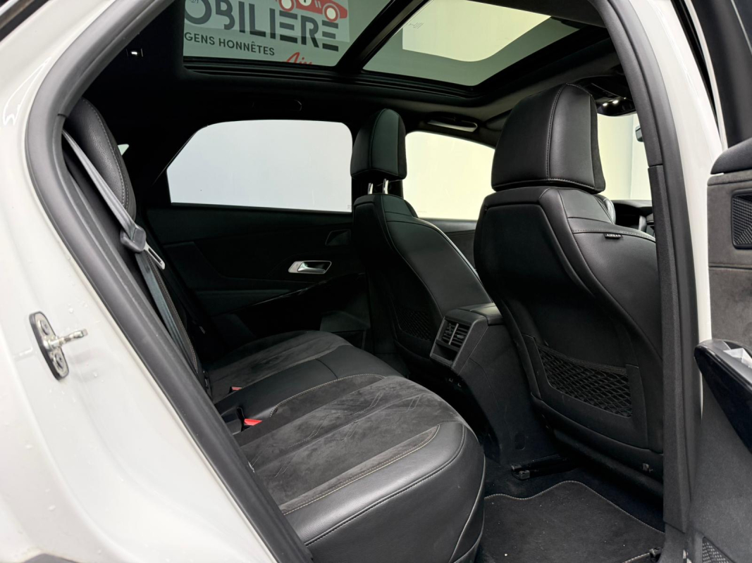 DS DS7 CROSSBACK — 23