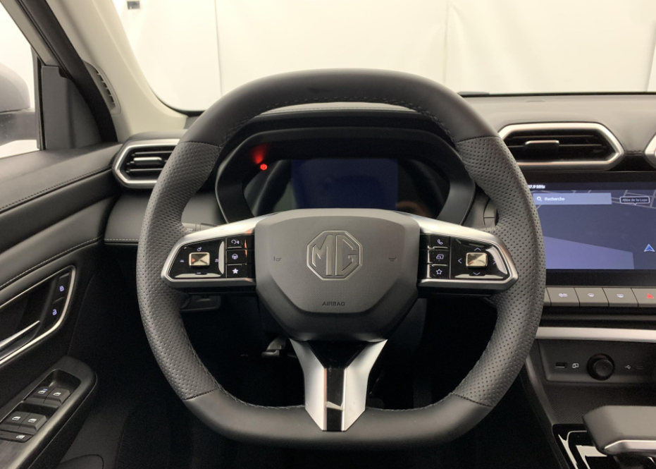 MG ZS — 11