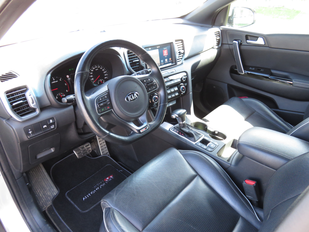 Kia Sportage — 9