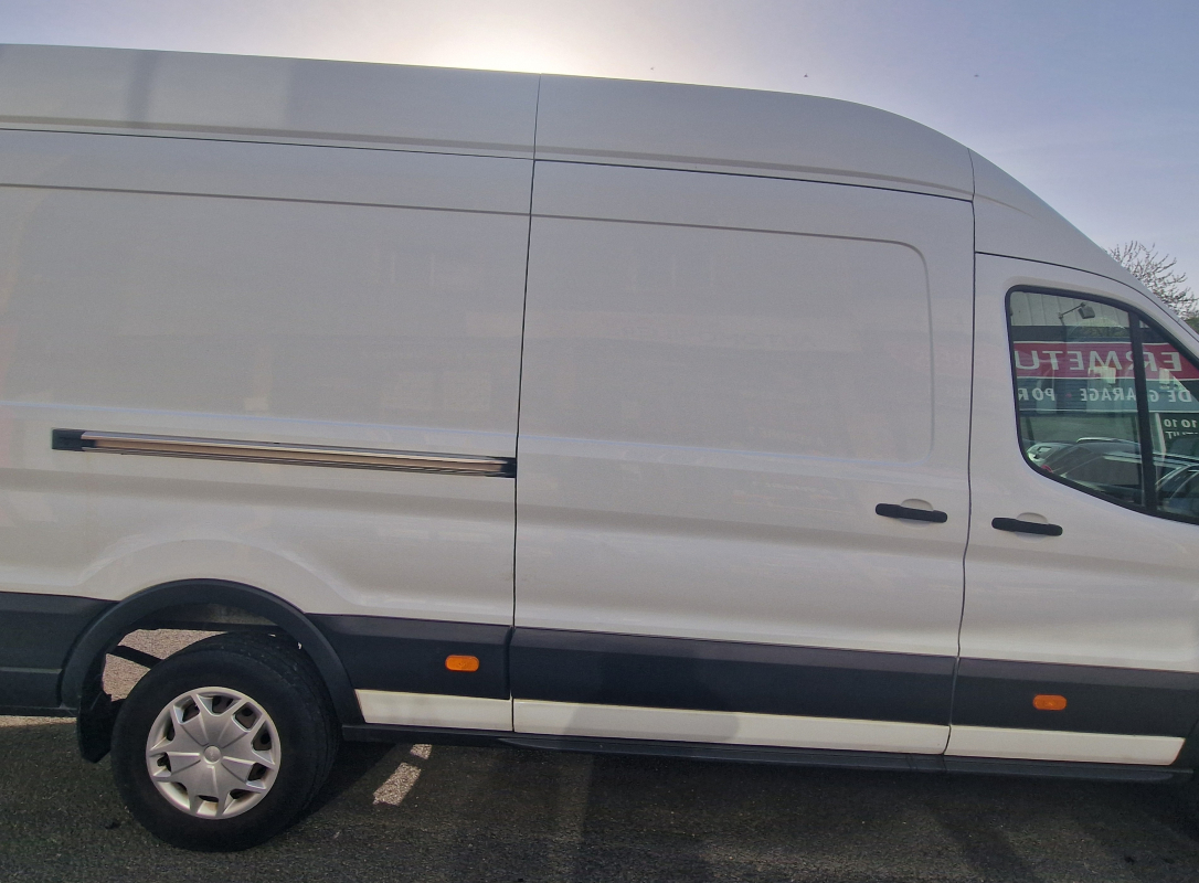 Ford Transit — 4