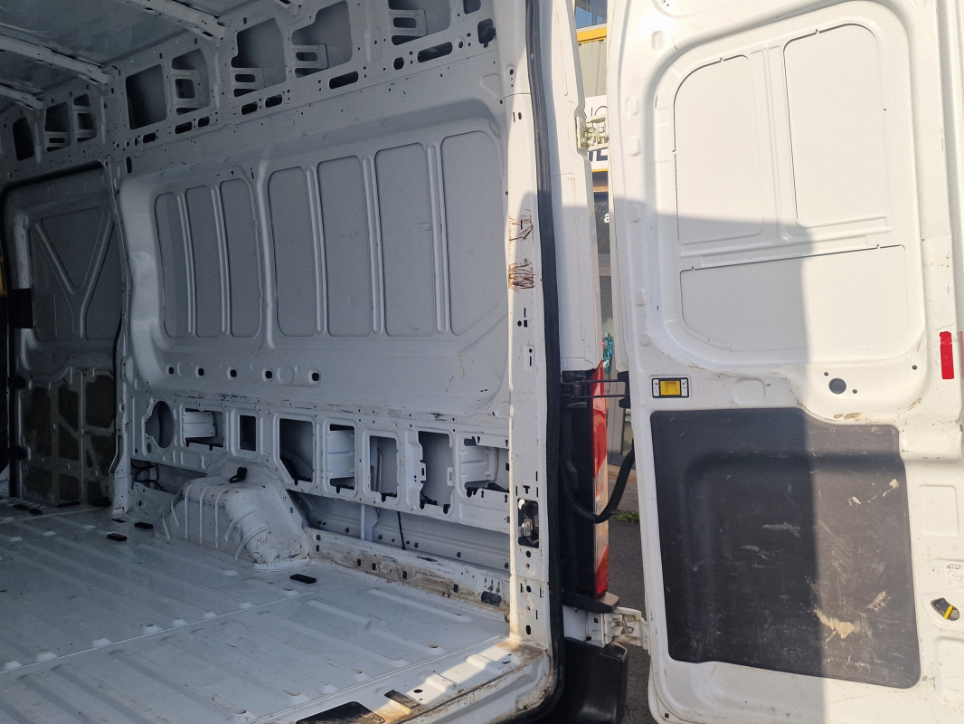 Ford Transit — 10