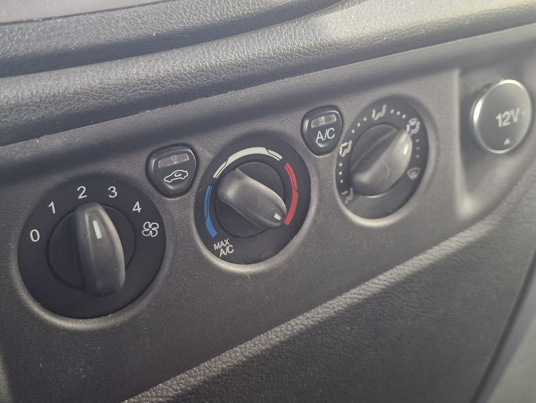 Ford Transit — 15