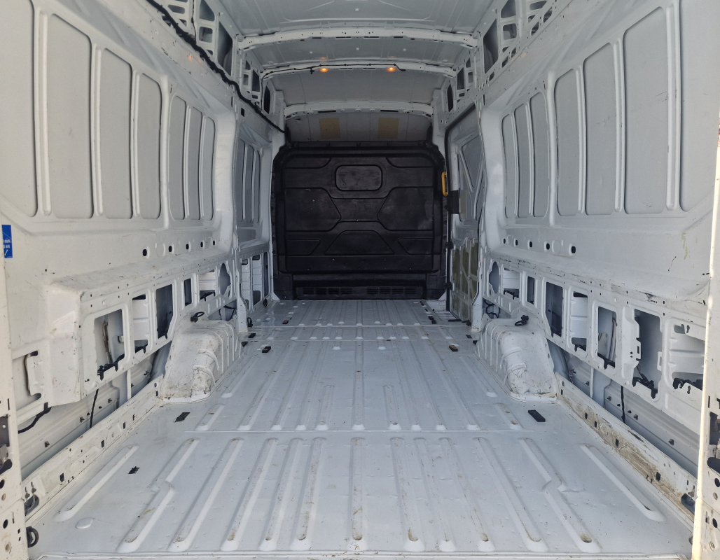 Ford Transit — 9