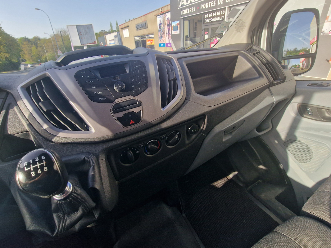 Ford Transit — 16