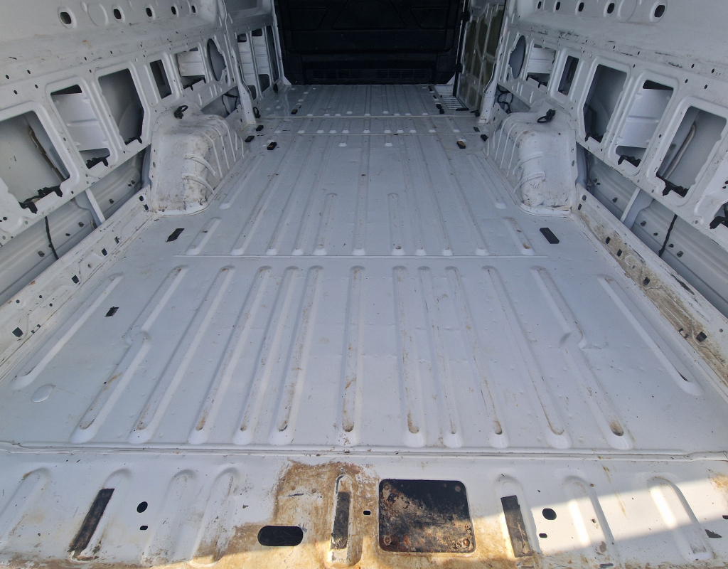 Ford Transit — 24