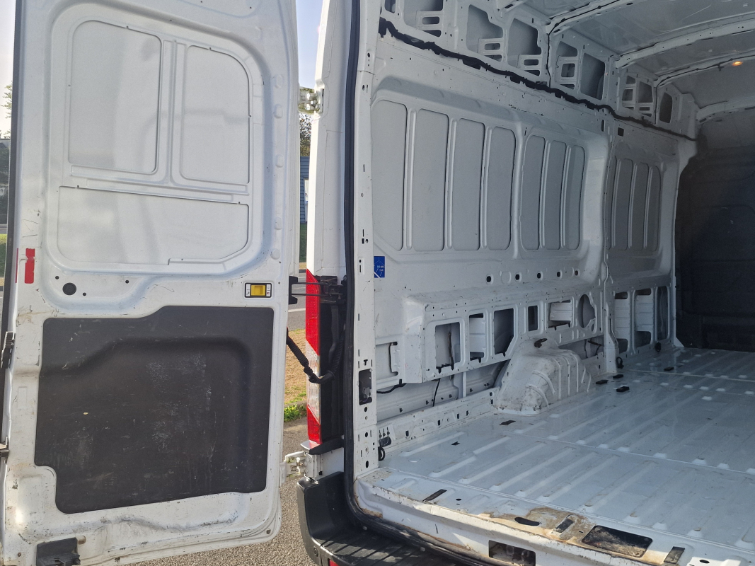Ford Transit — 25