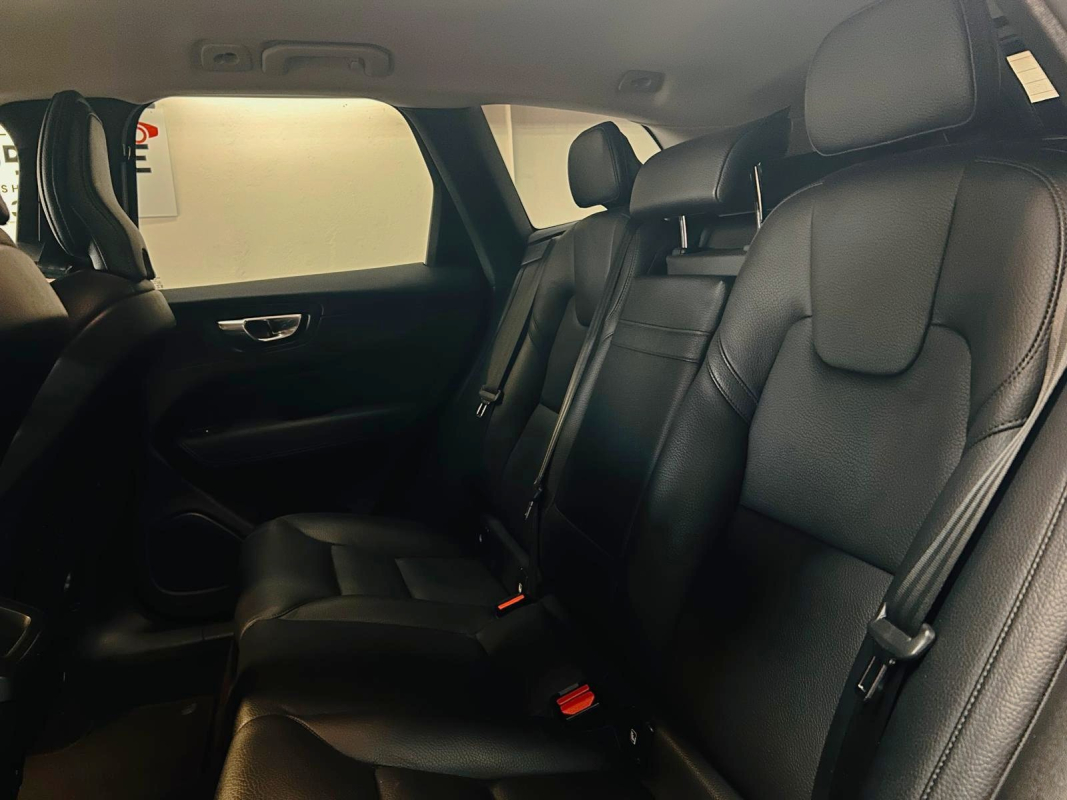 Volvo XC60 — 18