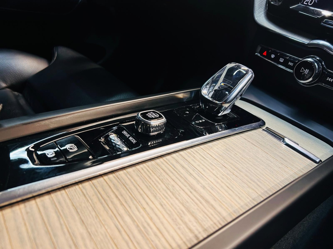 Volvo XC60 — 16