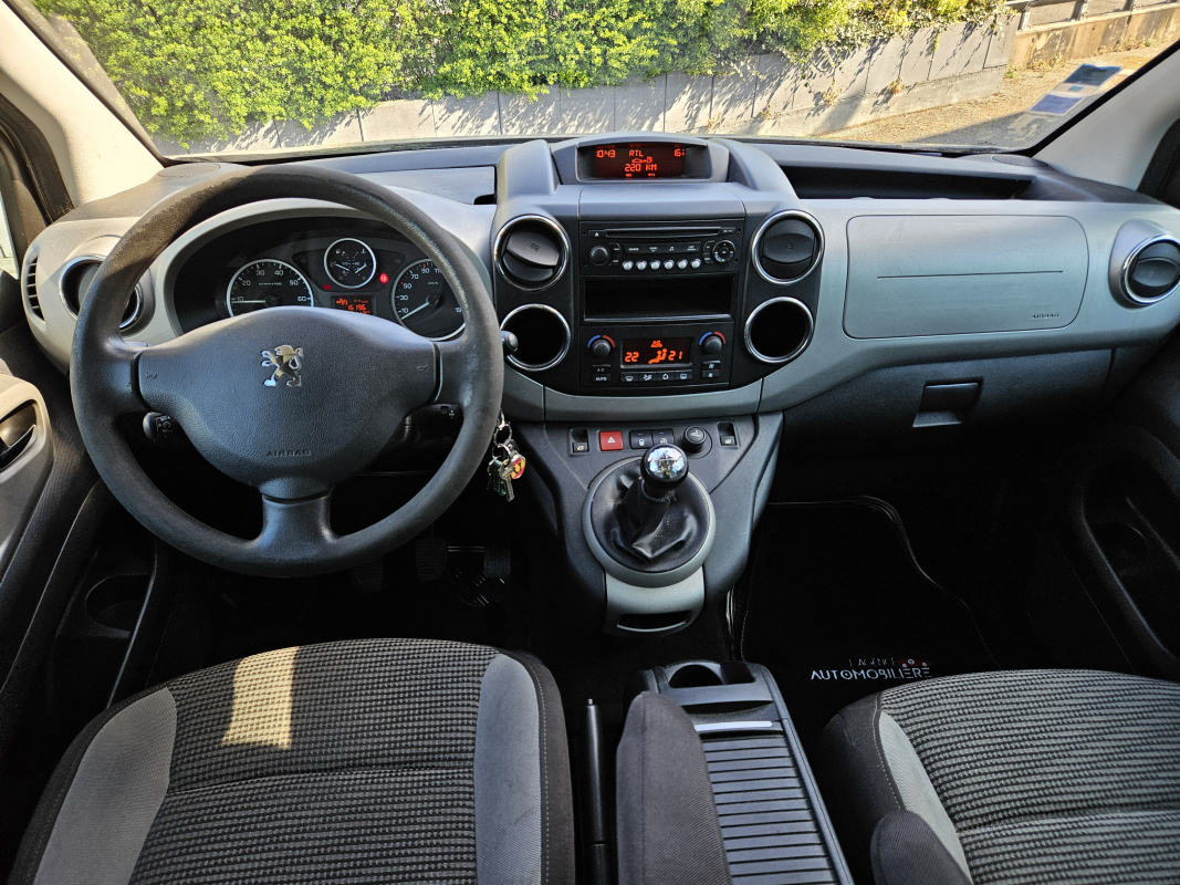 Peugeot Partner — 12
