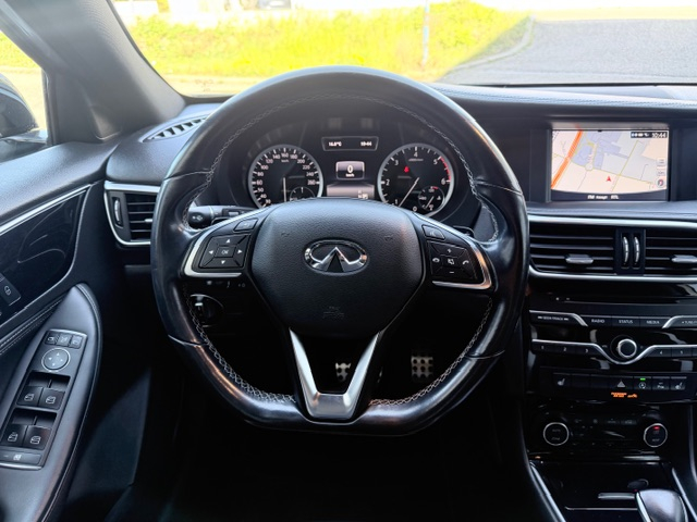 Infiniti Q30 — 8