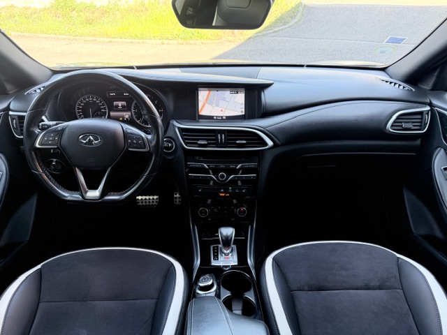 Infiniti Q30 — 3