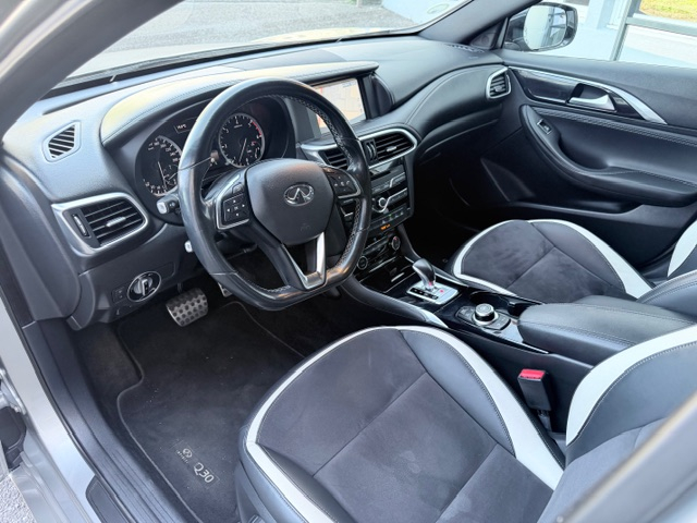 Infiniti Q30 — 6