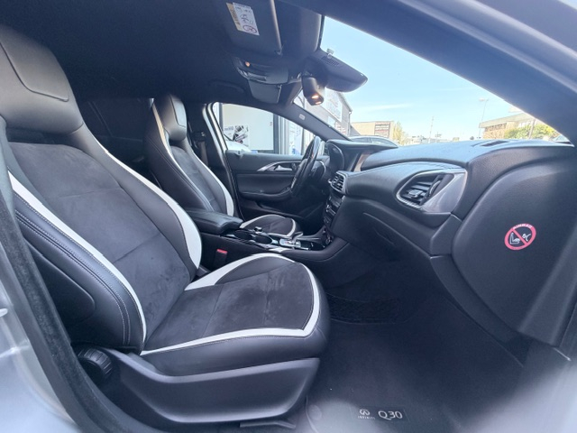 Infiniti Q30 — 15