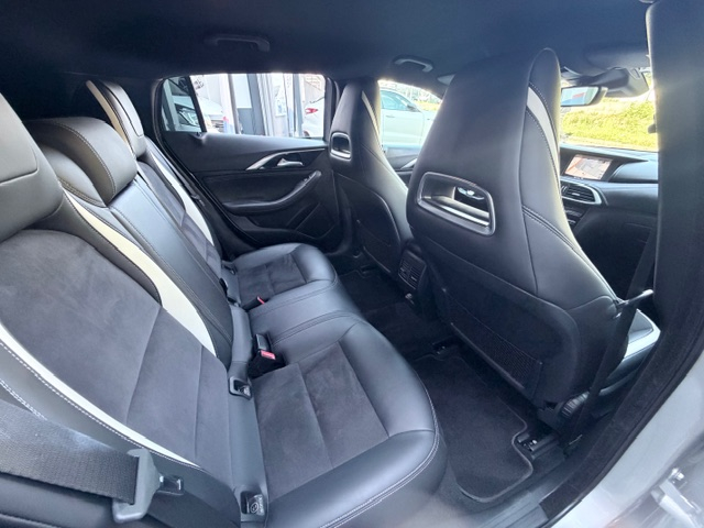 Infiniti Q30 — 17
